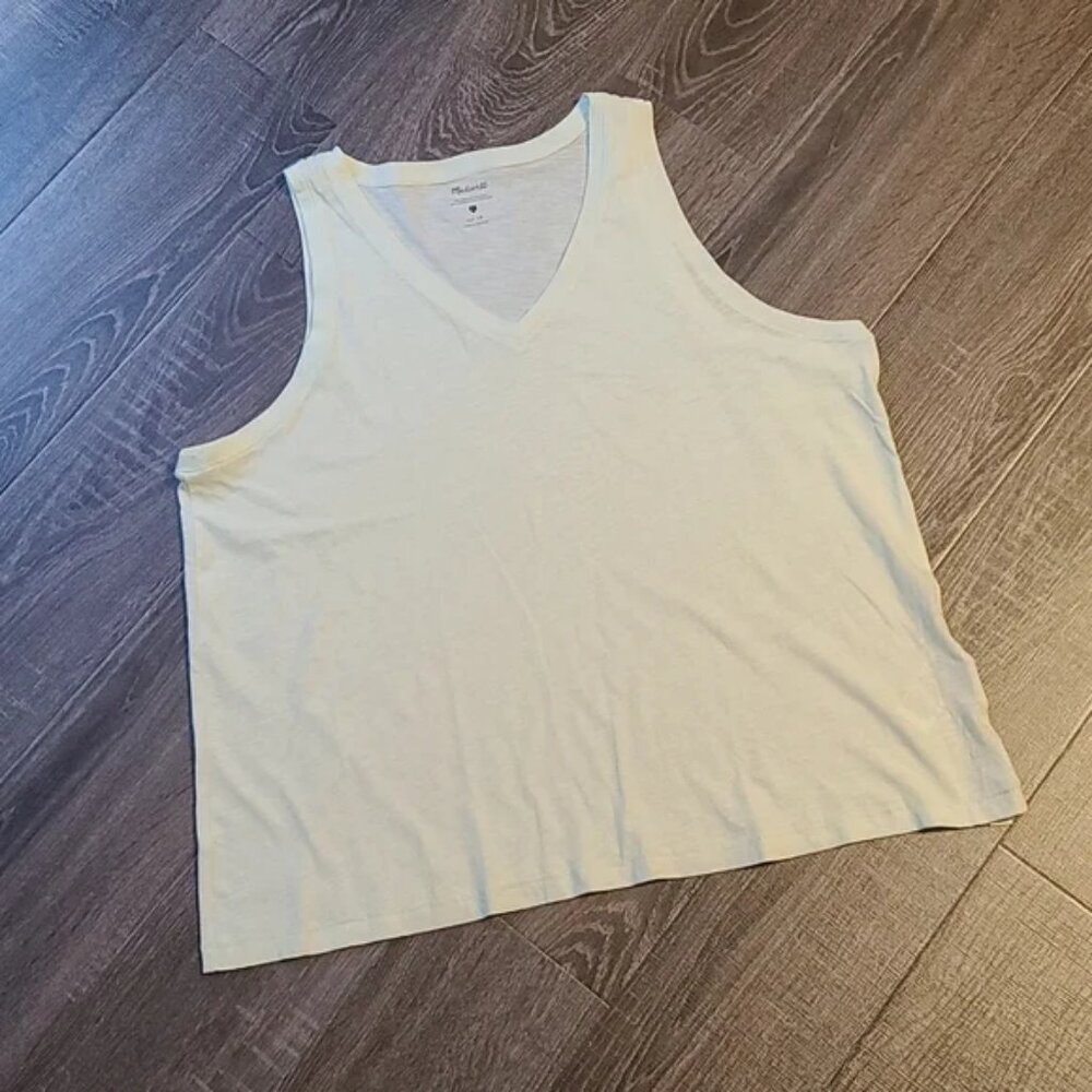 Madewell whisper cotton V-Neck Tank - Picture 2 of 3